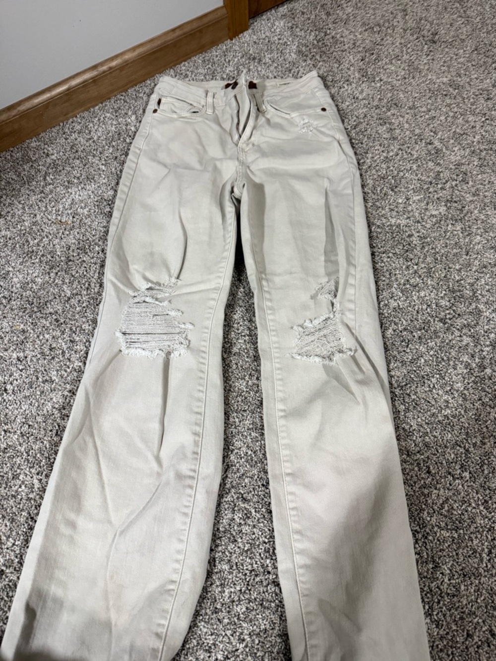 Classic Distressed Women's Jeans in Light Cream